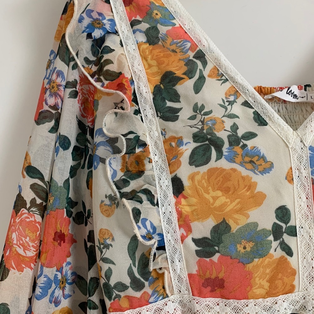 Vanessa Dress I’m Creme Floral NWT - Picture 3 of 6